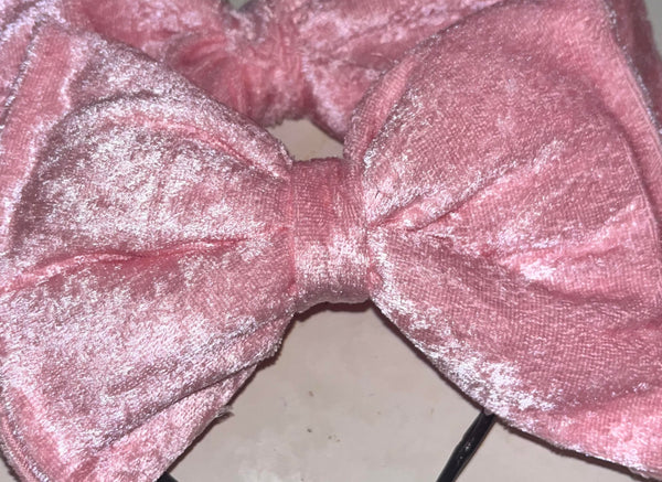 Pastel Pink Velvet Hair bow 🎀