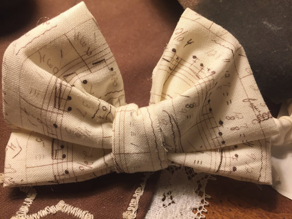 music notes bow-tie
