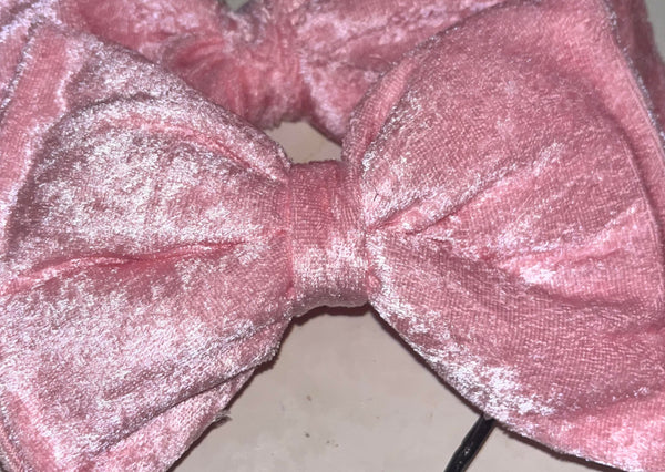 Pastel Pink Velvet Hair bow 🎀
